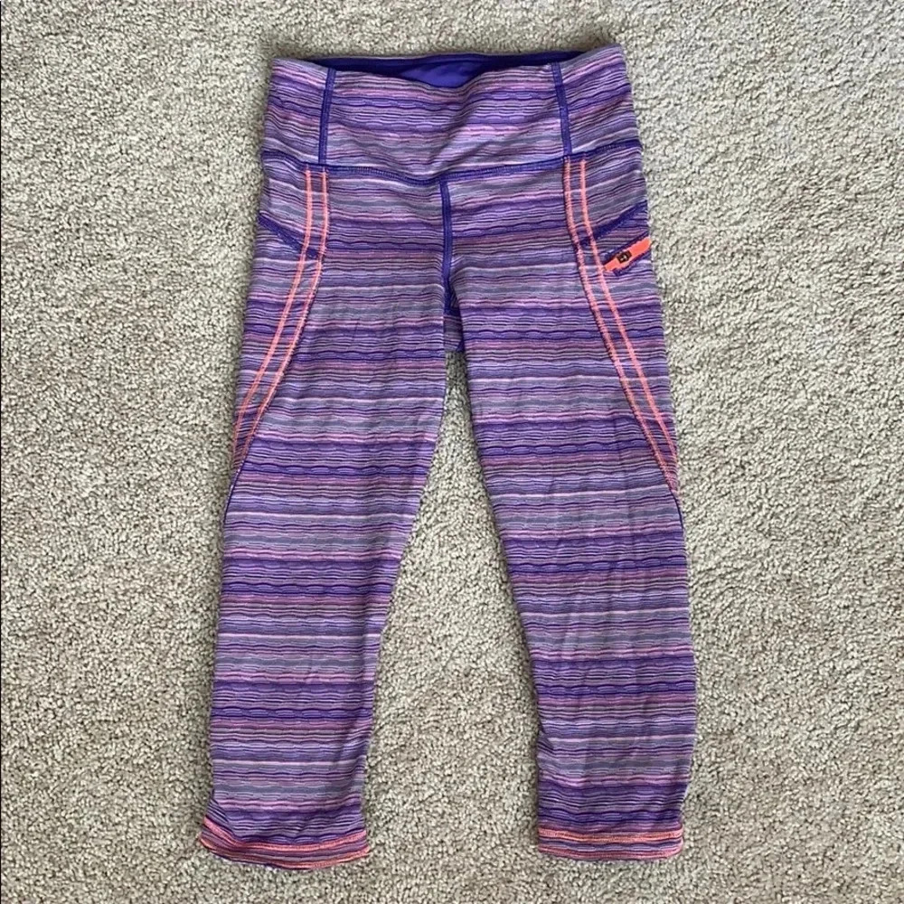 Lululemon purple crops sz 2